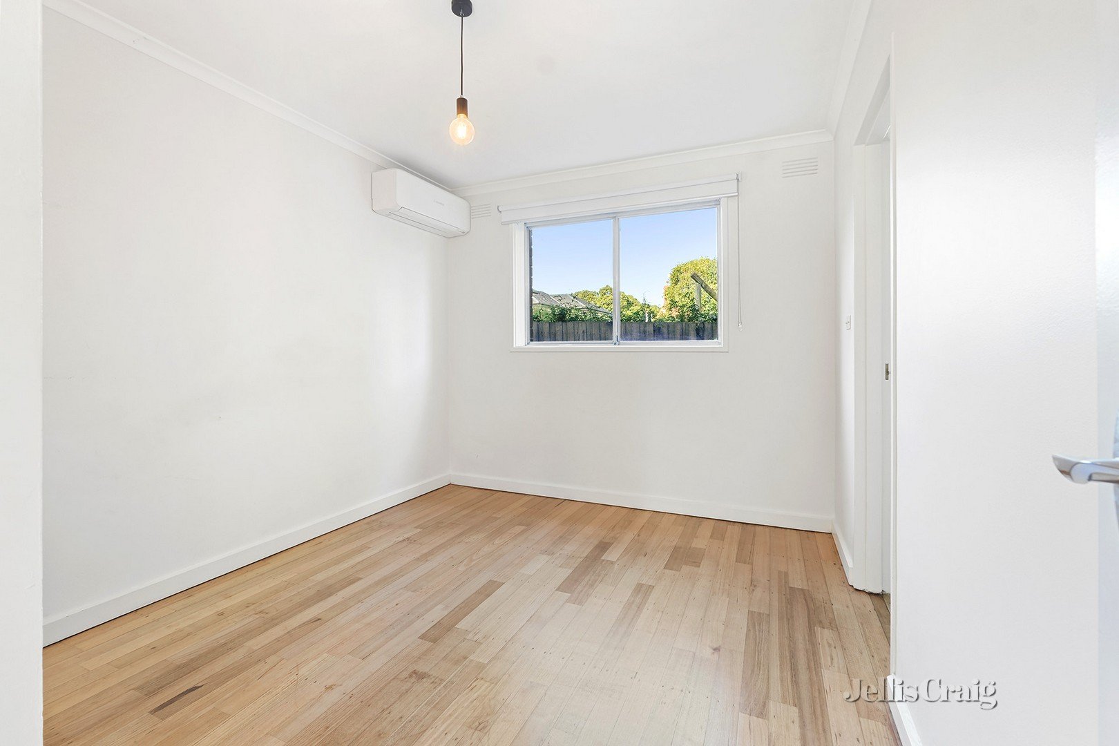 8/84 Latrobe Street, Mentone image 4