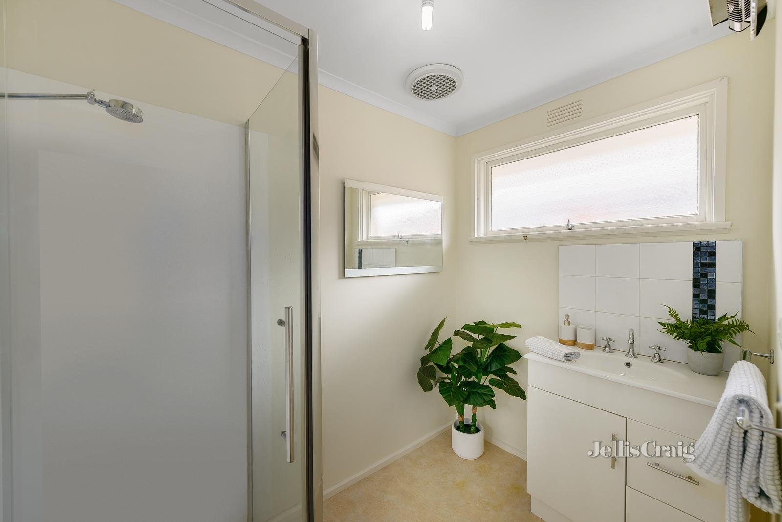 8/84 Mahoneys Road, Forest Hill image 5