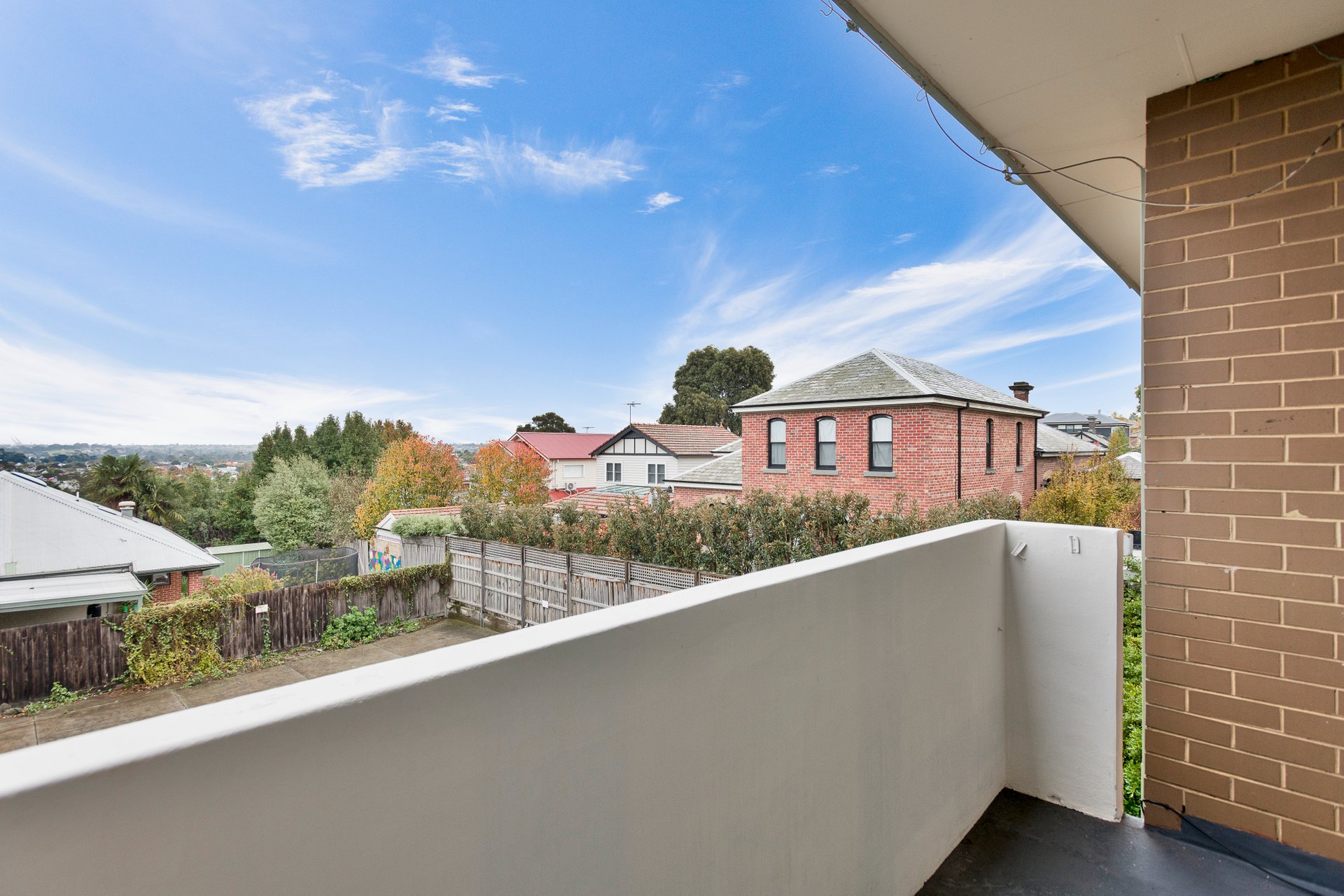 8/84A Maribyrnong Road, Moonee Ponds image 5