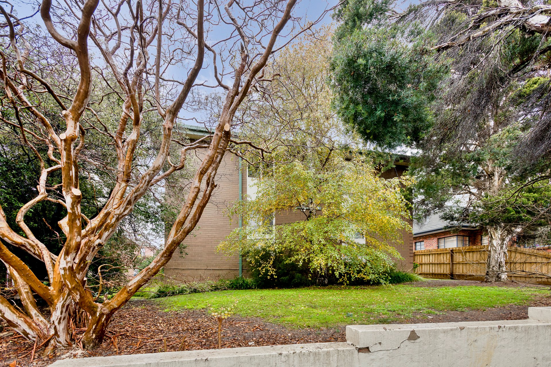 8/84A Maribyrnong Road, Moonee Ponds image 6