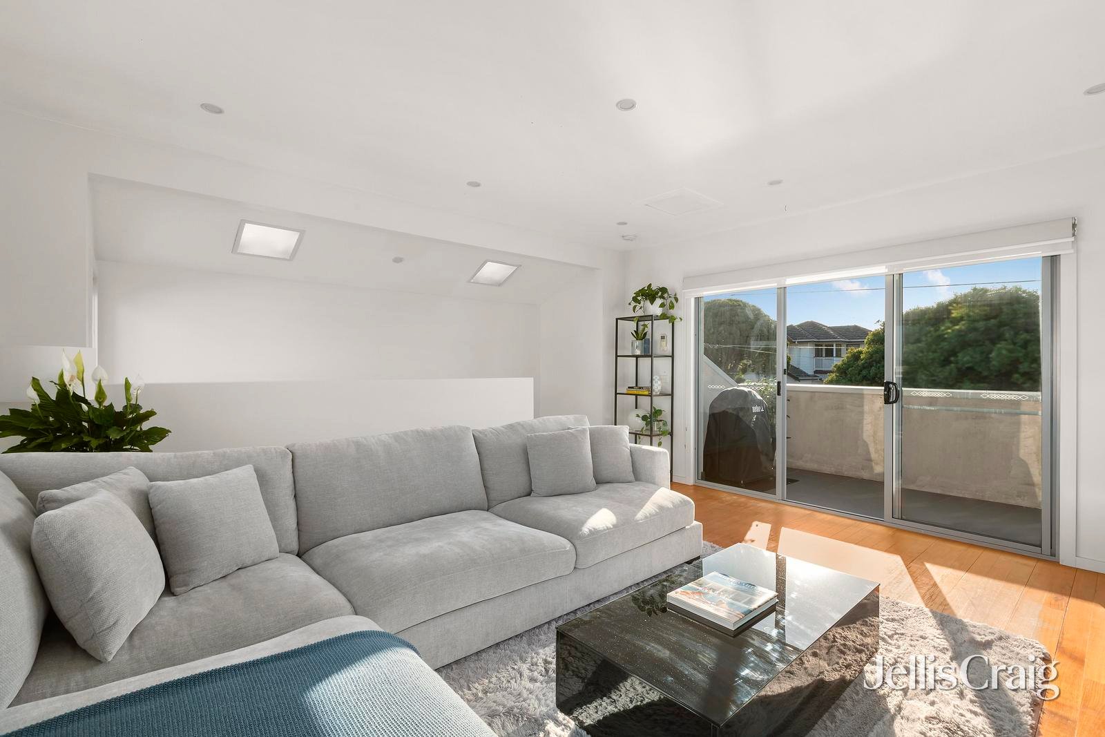 8/86-88 Royal Parade, Reservoir image 3