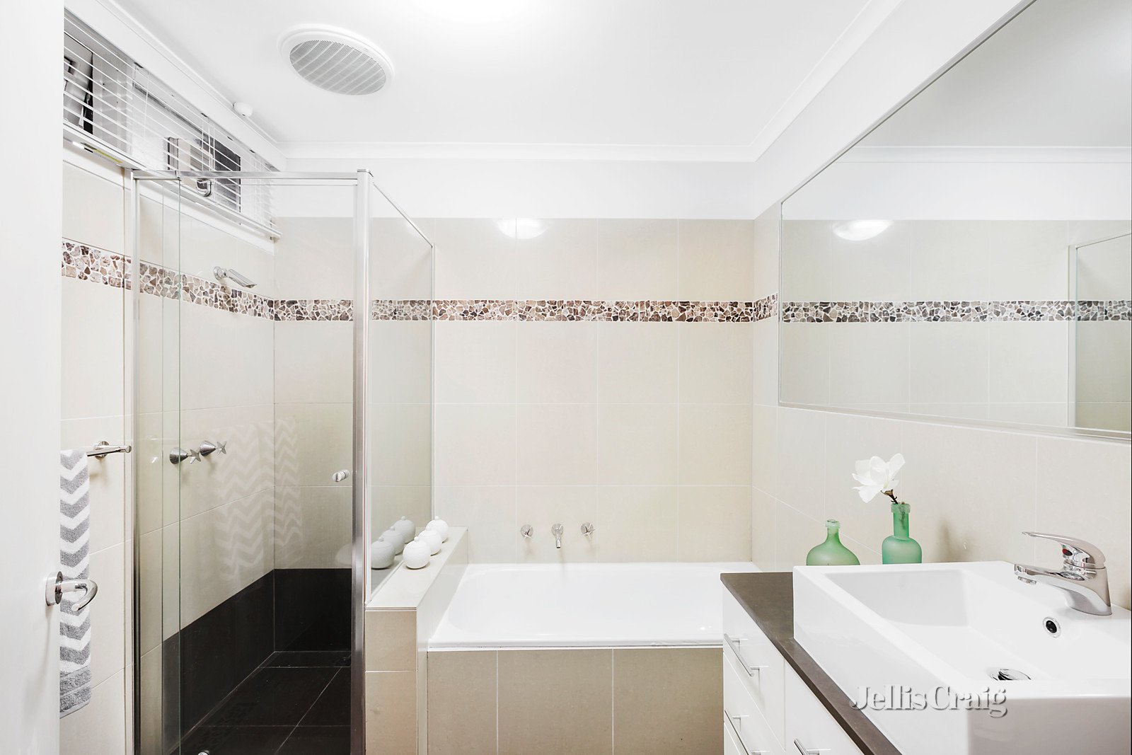 8/887 Toorak Road, Camberwell image 5