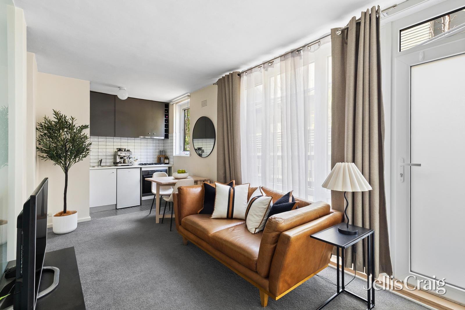 8/89 Denham Street, Hawthorn image 1