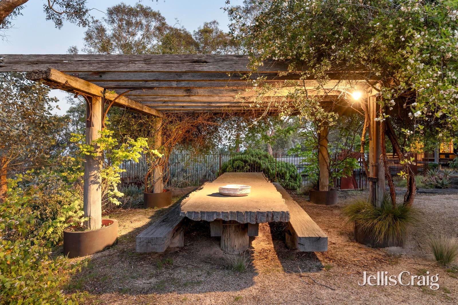 889 Skyline Road, Christmas Hills image 31