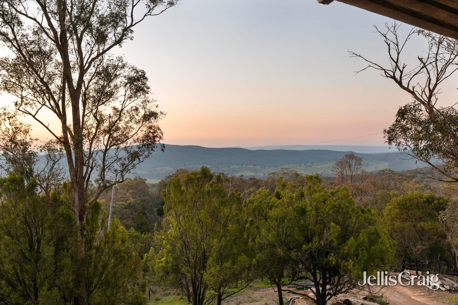 889 Skyline Road, Christmas Hills image 32