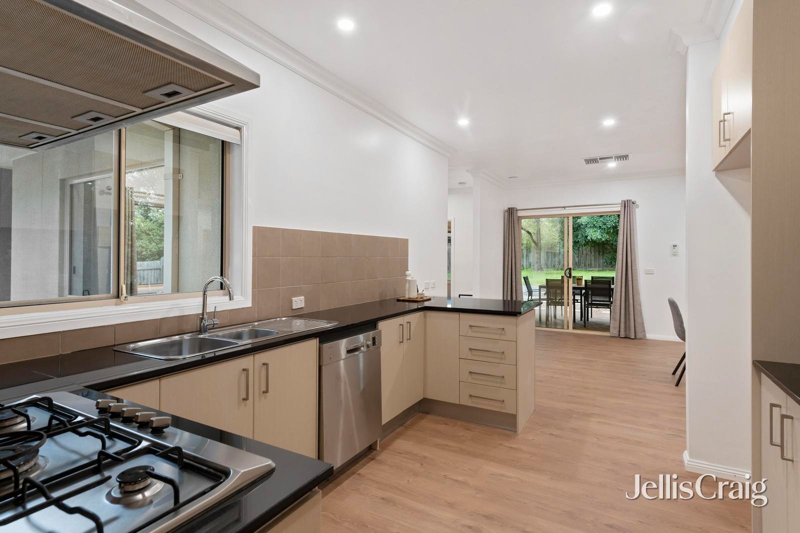 88A Hull Road, Croydon image 6