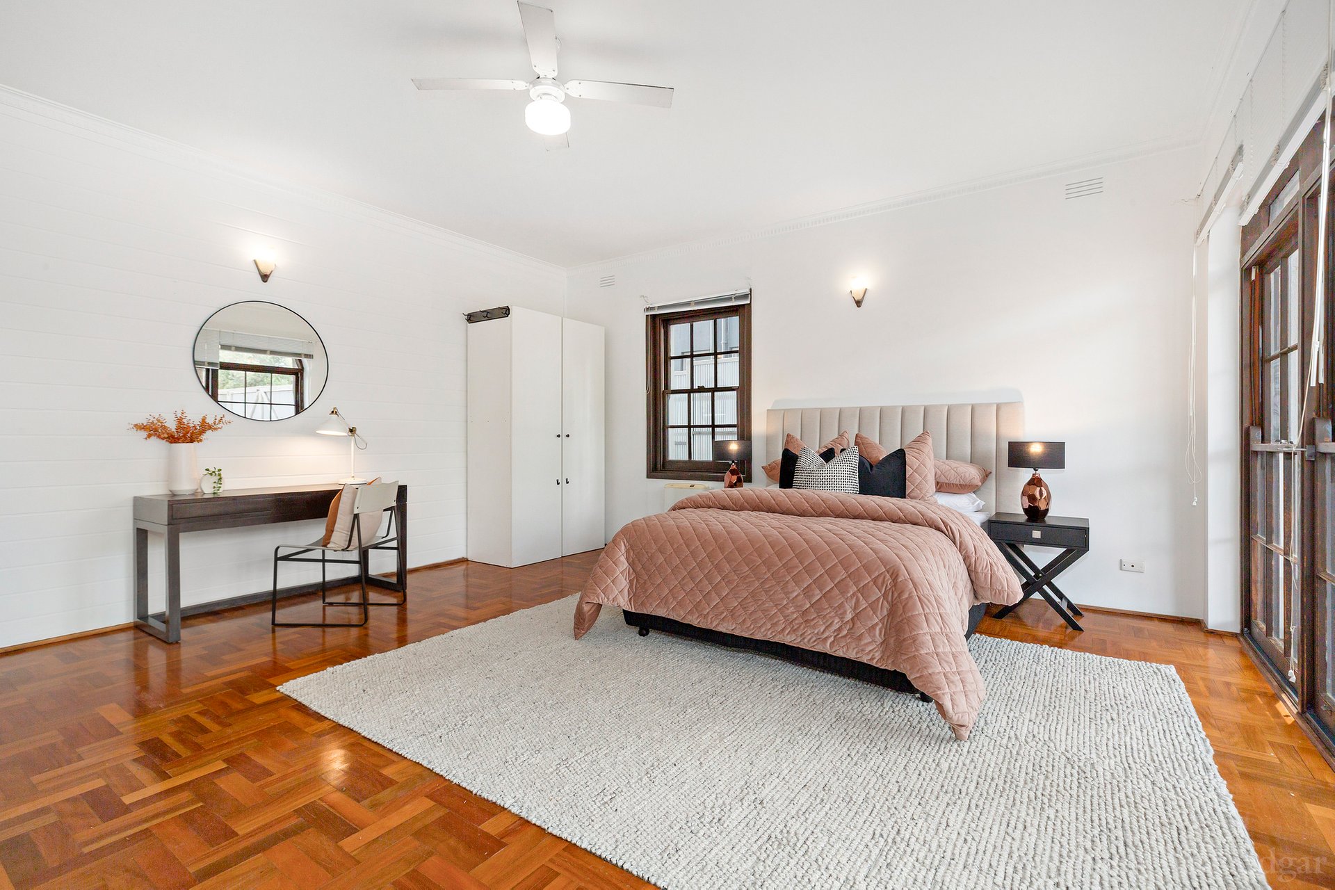 Property Gallery Thumbnail 11