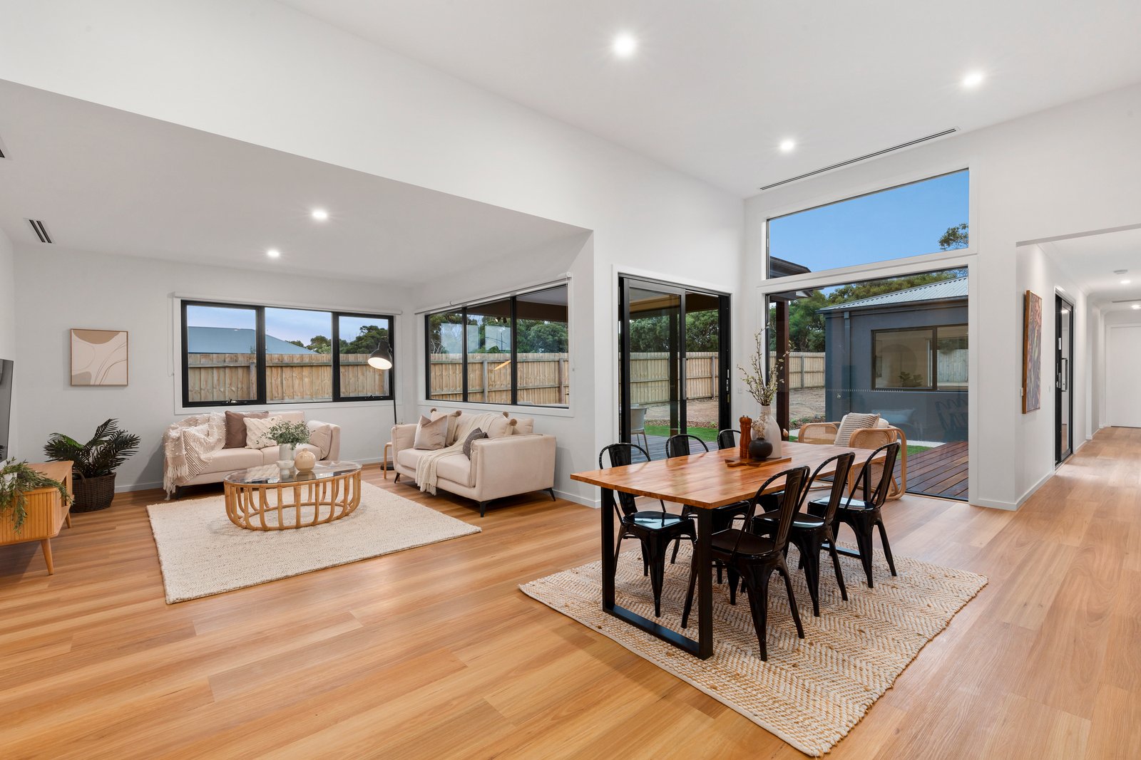 Property Gallery Thumbnail 16