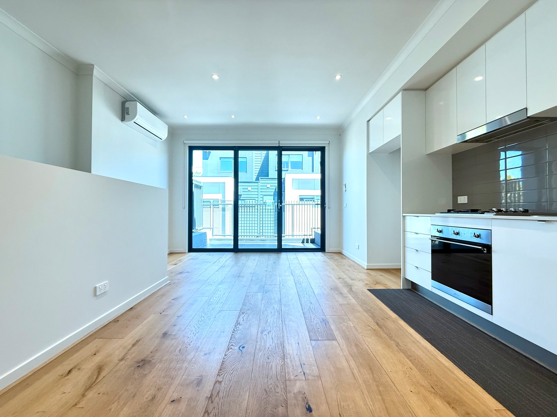 8/9 Citrus Court, Doncaster image 3
