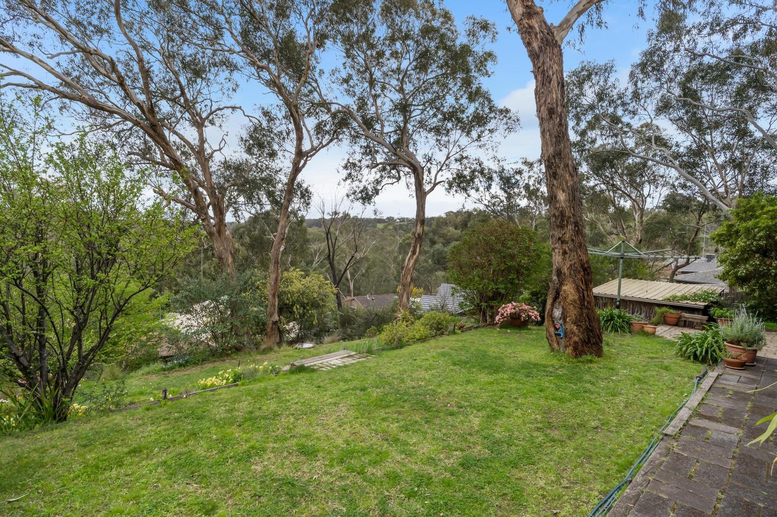 89 Corowa Crescent, Greensborough image 11