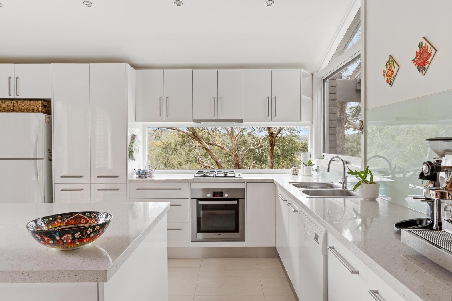 89 Corowa Crescent, Greensborough image 5