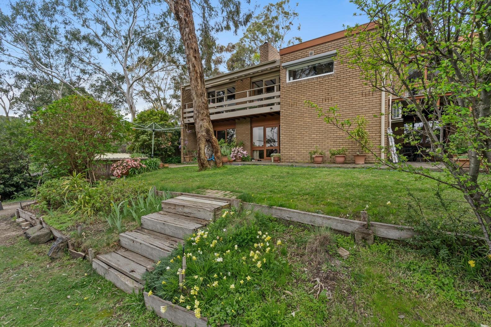 89 Corowa Crescent, Greensborough image 12