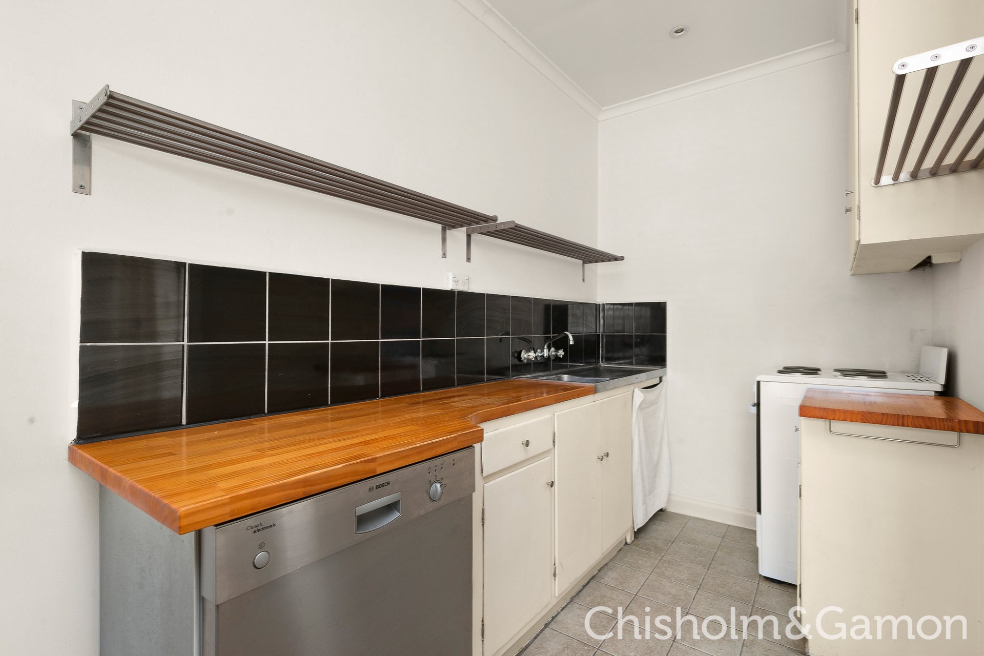 8/9 Foam Street, Elwood image 3