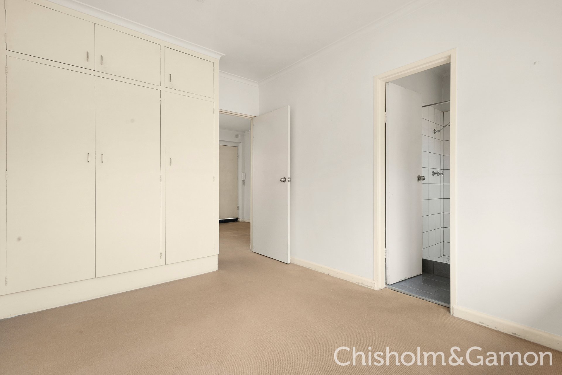 8/9 Foam Street, Elwood image 4