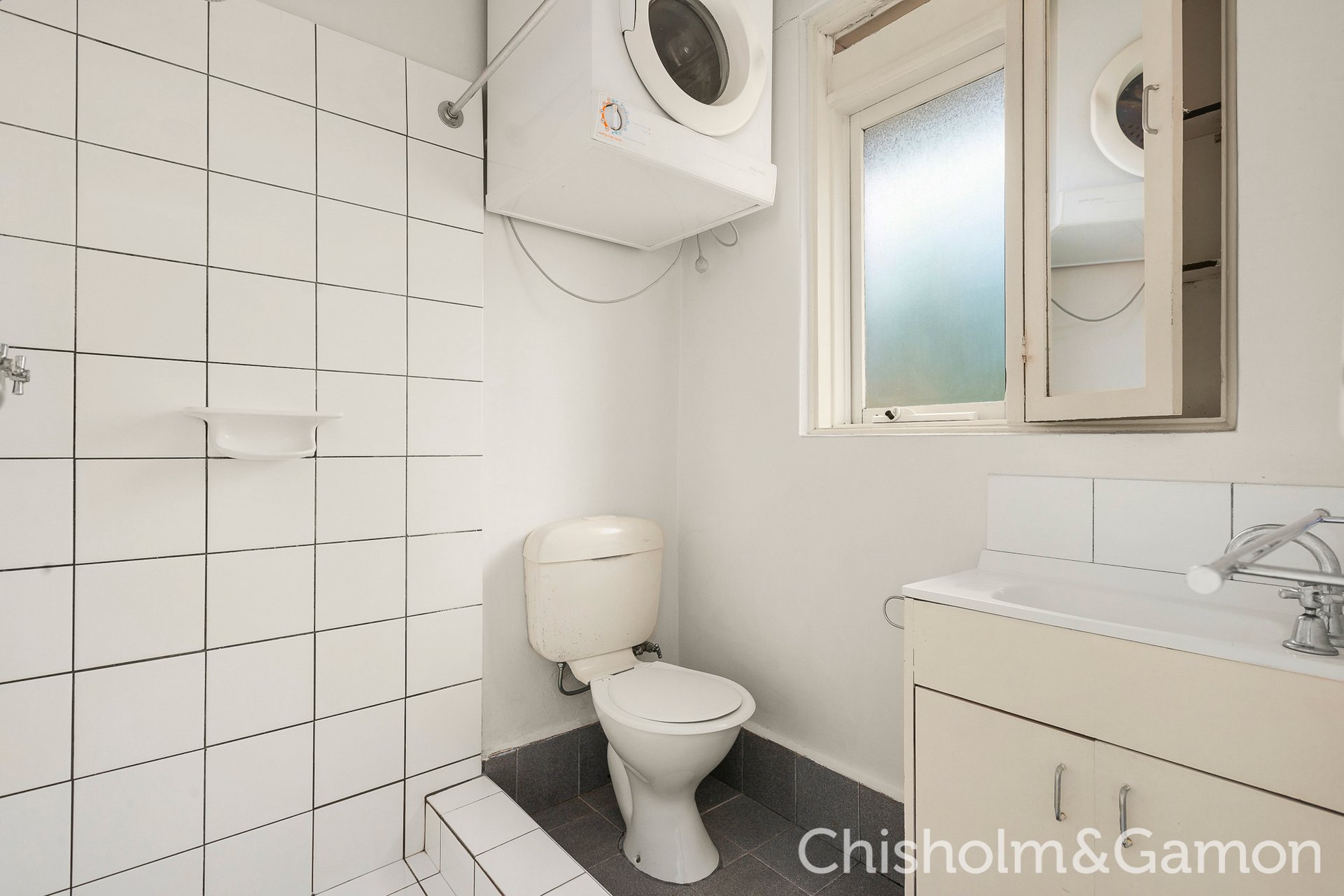 8/9 Foam Street, Elwood image 5