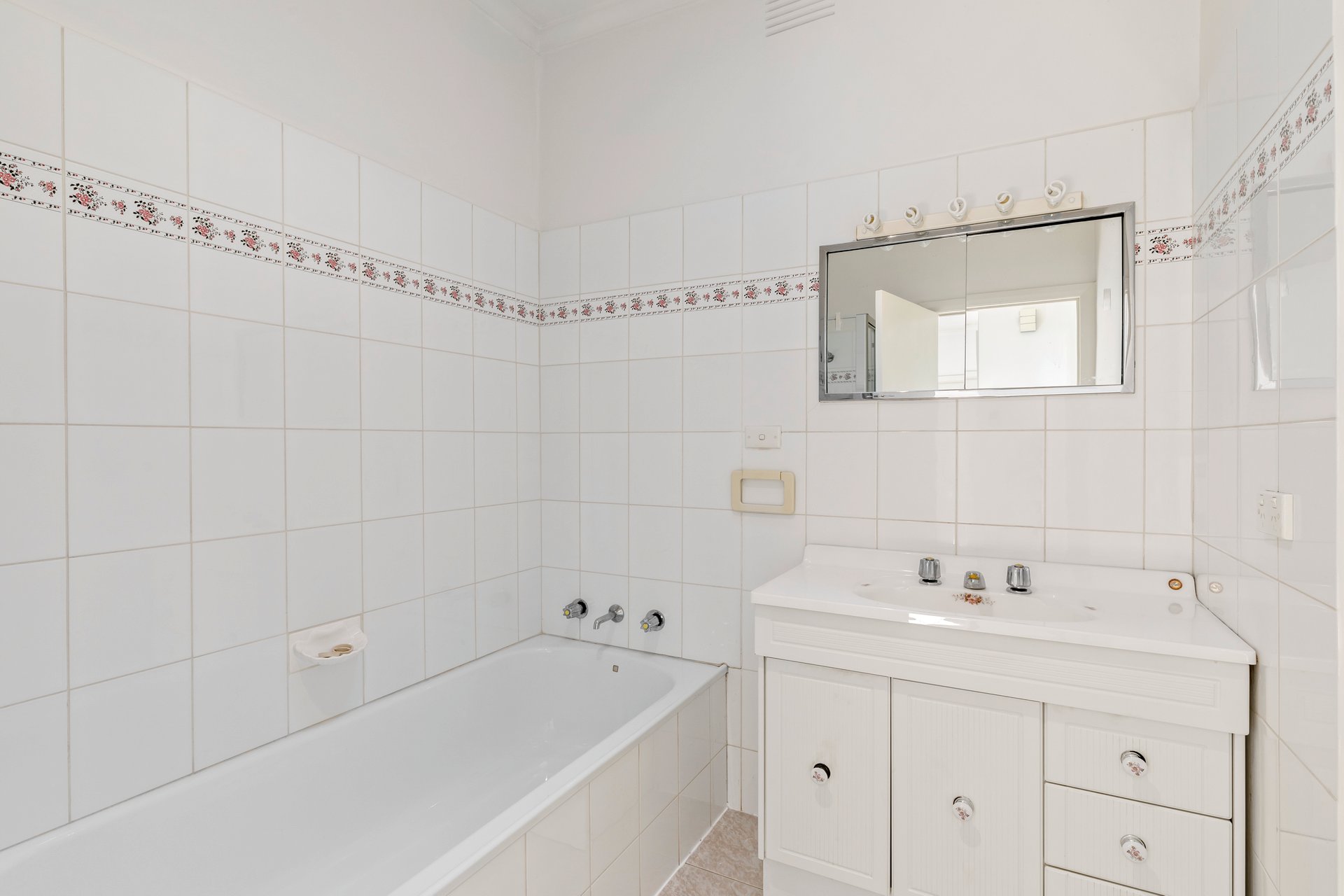 Property Gallery Thumbnail 2