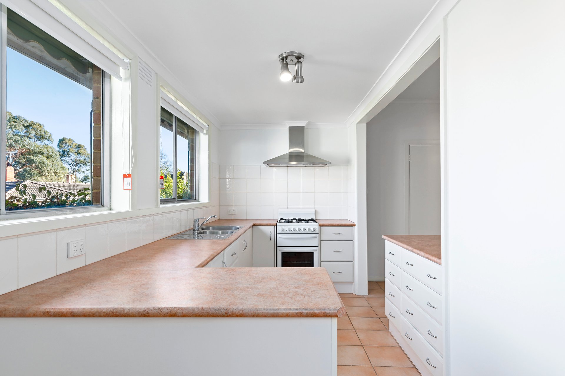 Property Gallery Thumbnail 3