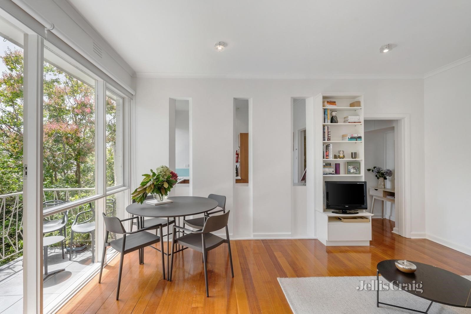 8/9 Irilbarra Road, Canterbury image 2