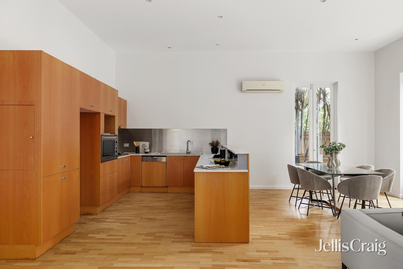 89 Kooyong Road, Armadale image 4