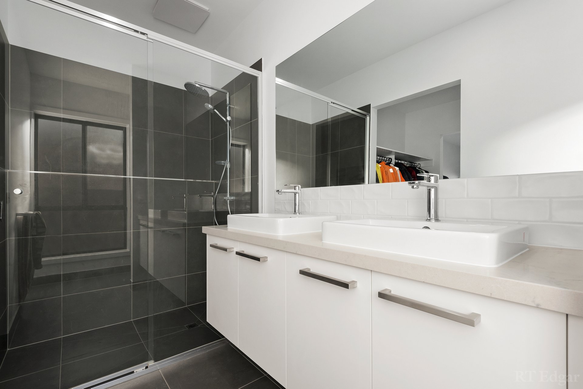 Property Gallery Thumbnail 8