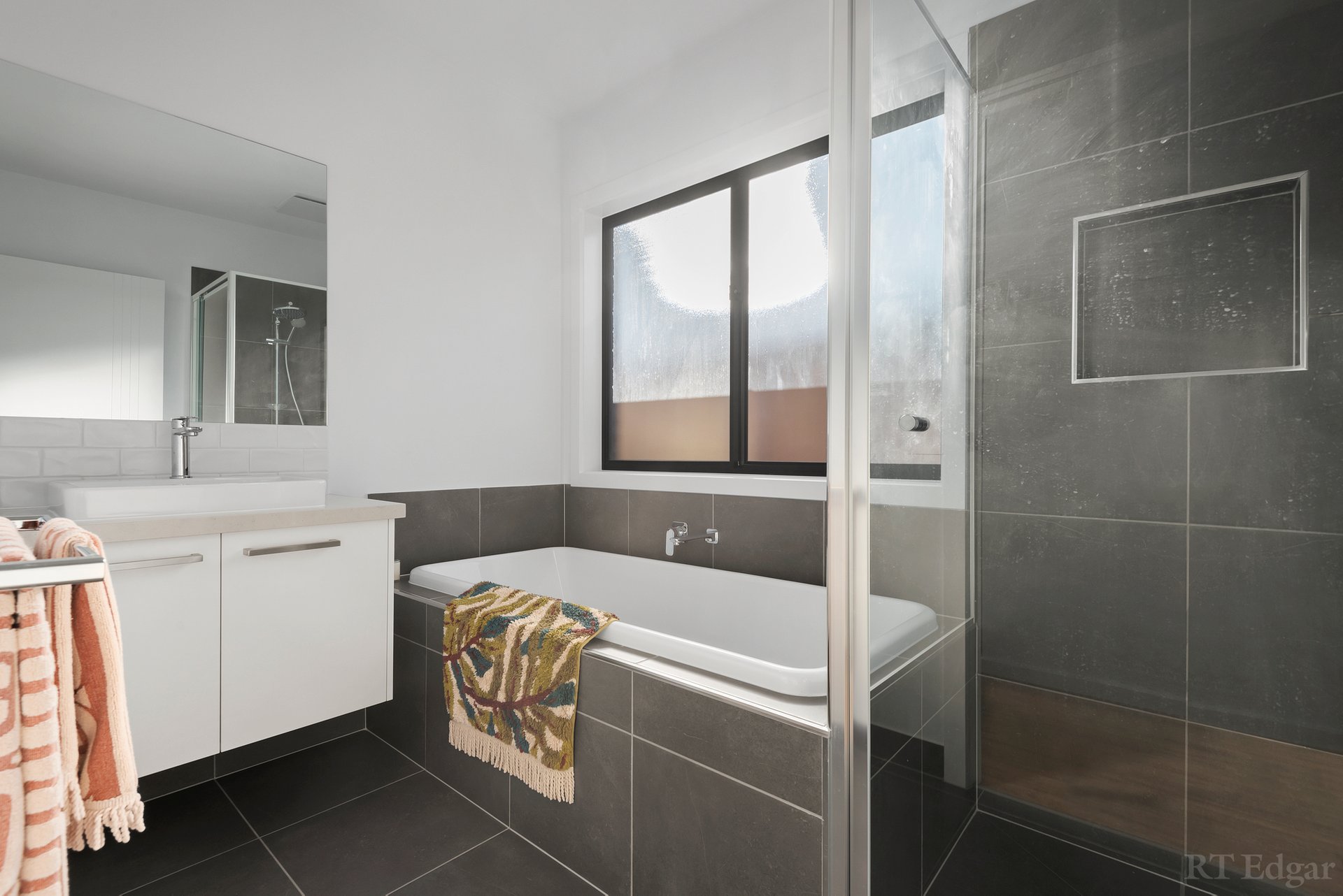 Property Gallery Thumbnail 11