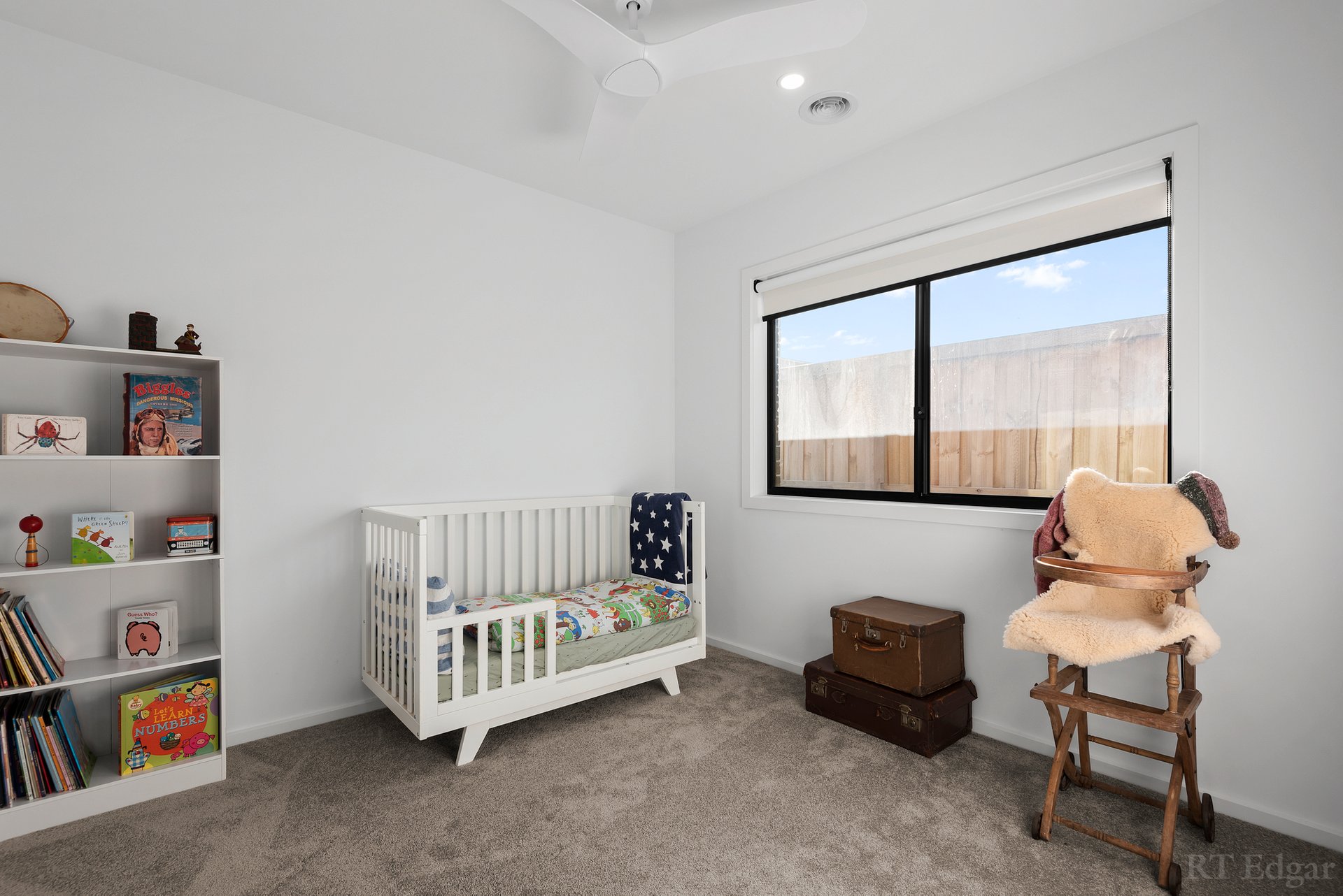 Property Gallery Thumbnail 12