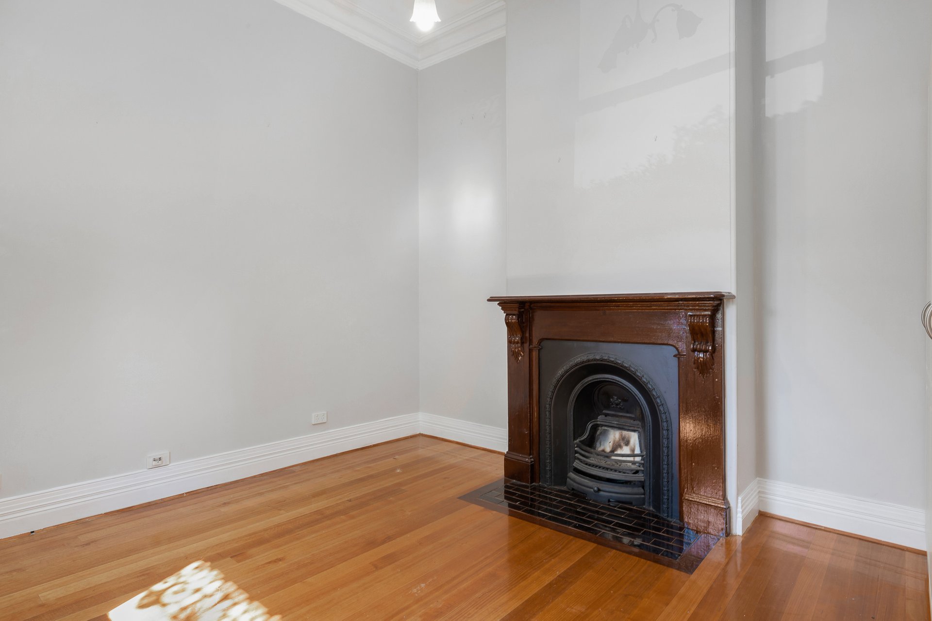Property Gallery Thumbnail 6