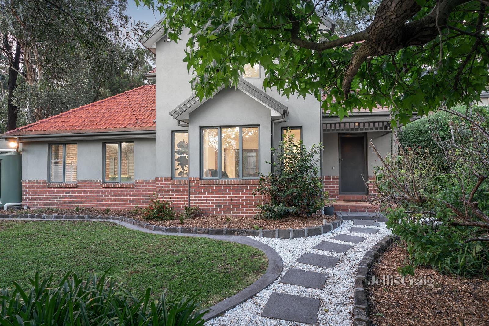 89 St Helena Road, Greensborough image 2