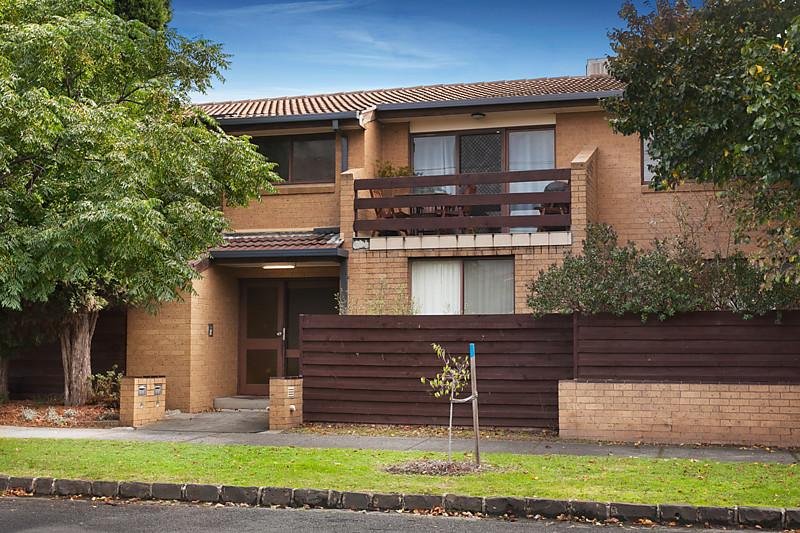 8/9 The Grove COBURG VIC 3058