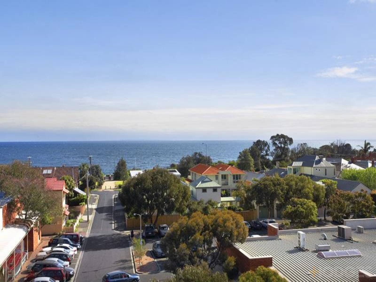 8 / 9 Waltham Street Sandringham