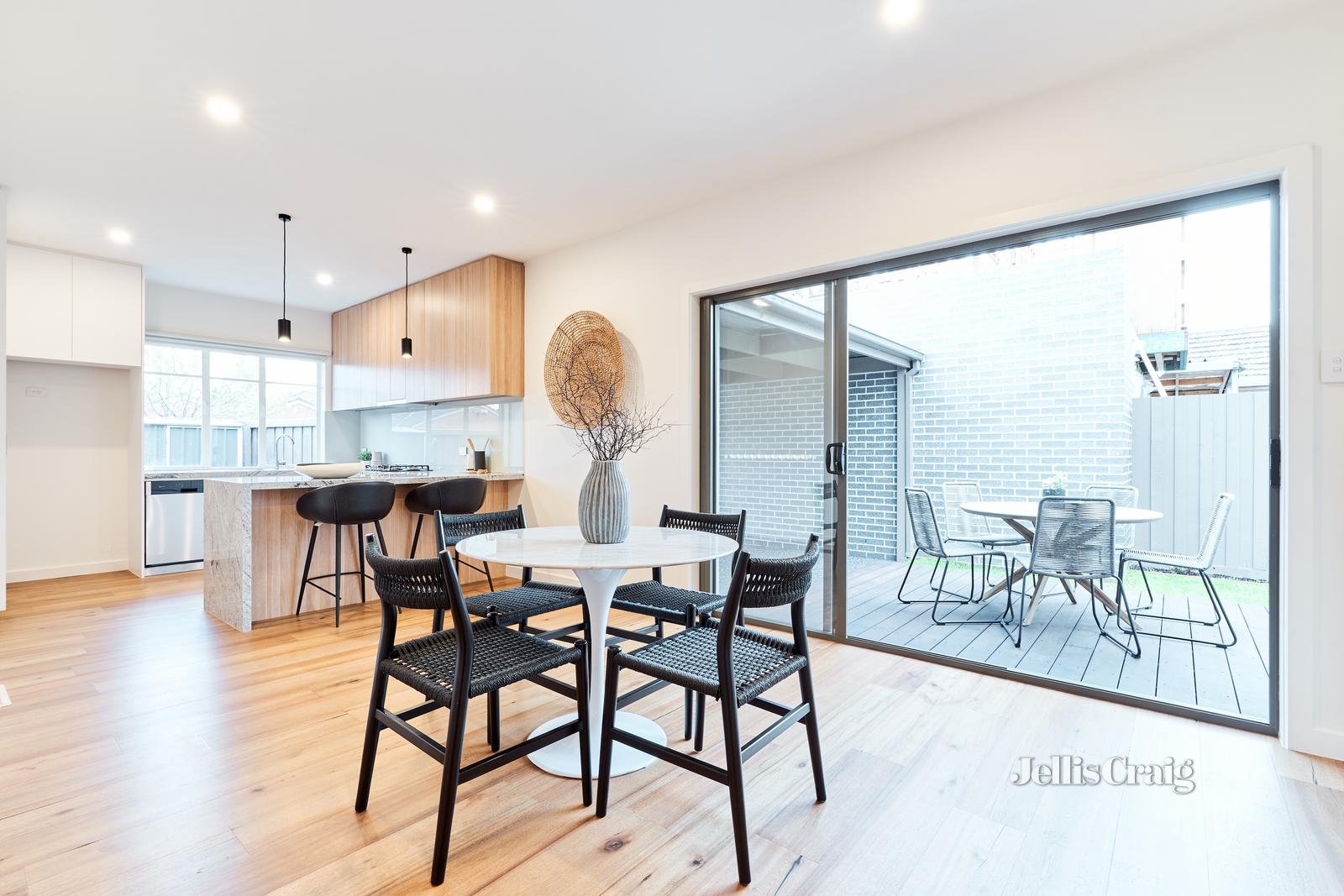 894 Centre Road, Bentleigh East image 6