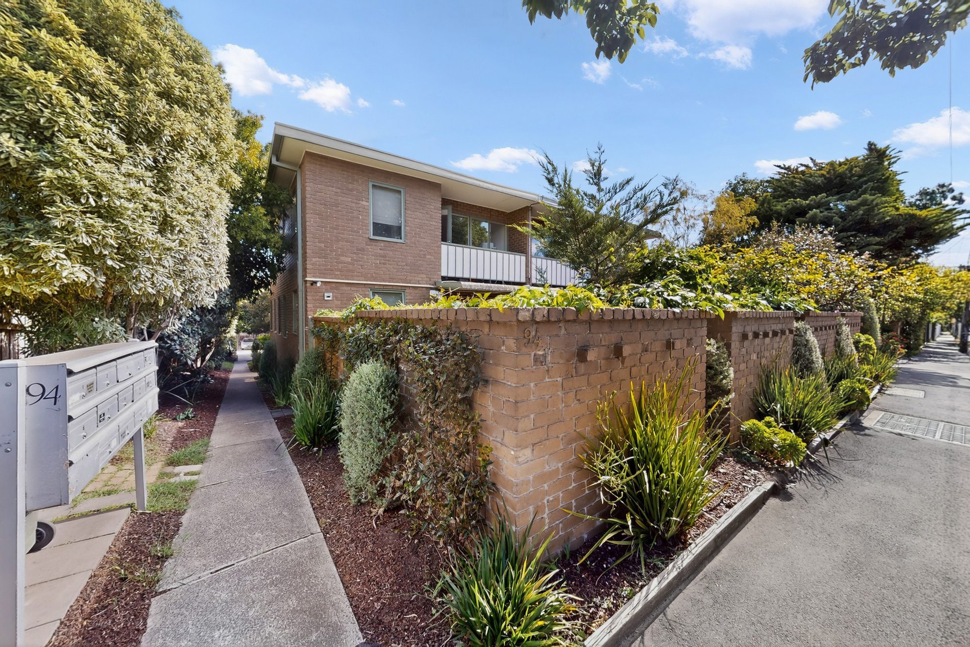 8/94 Liddiard Street, Hawthorn image 2