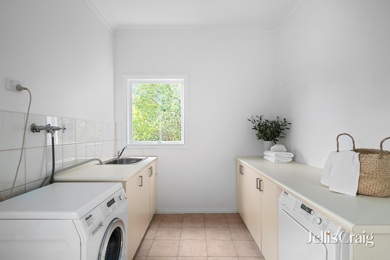 8/946 Burke Road, Deepdene image 13