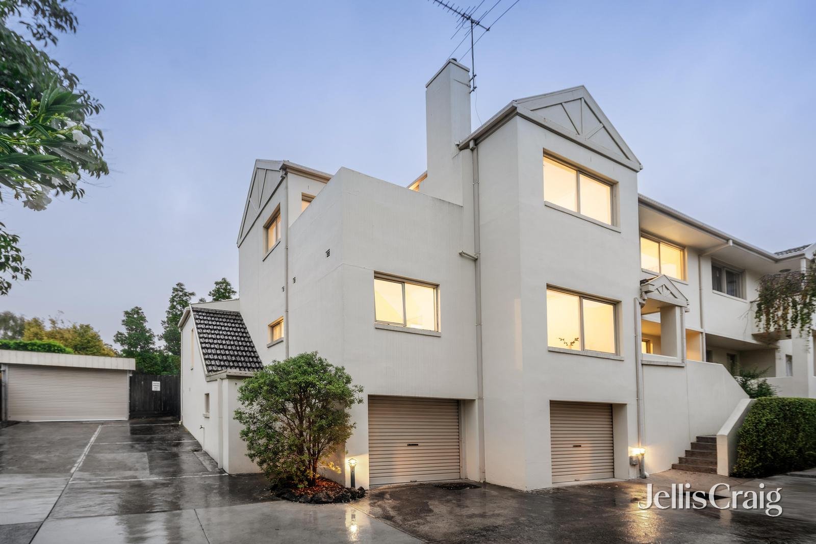 8/946 Burke Road, Deepdene image 14