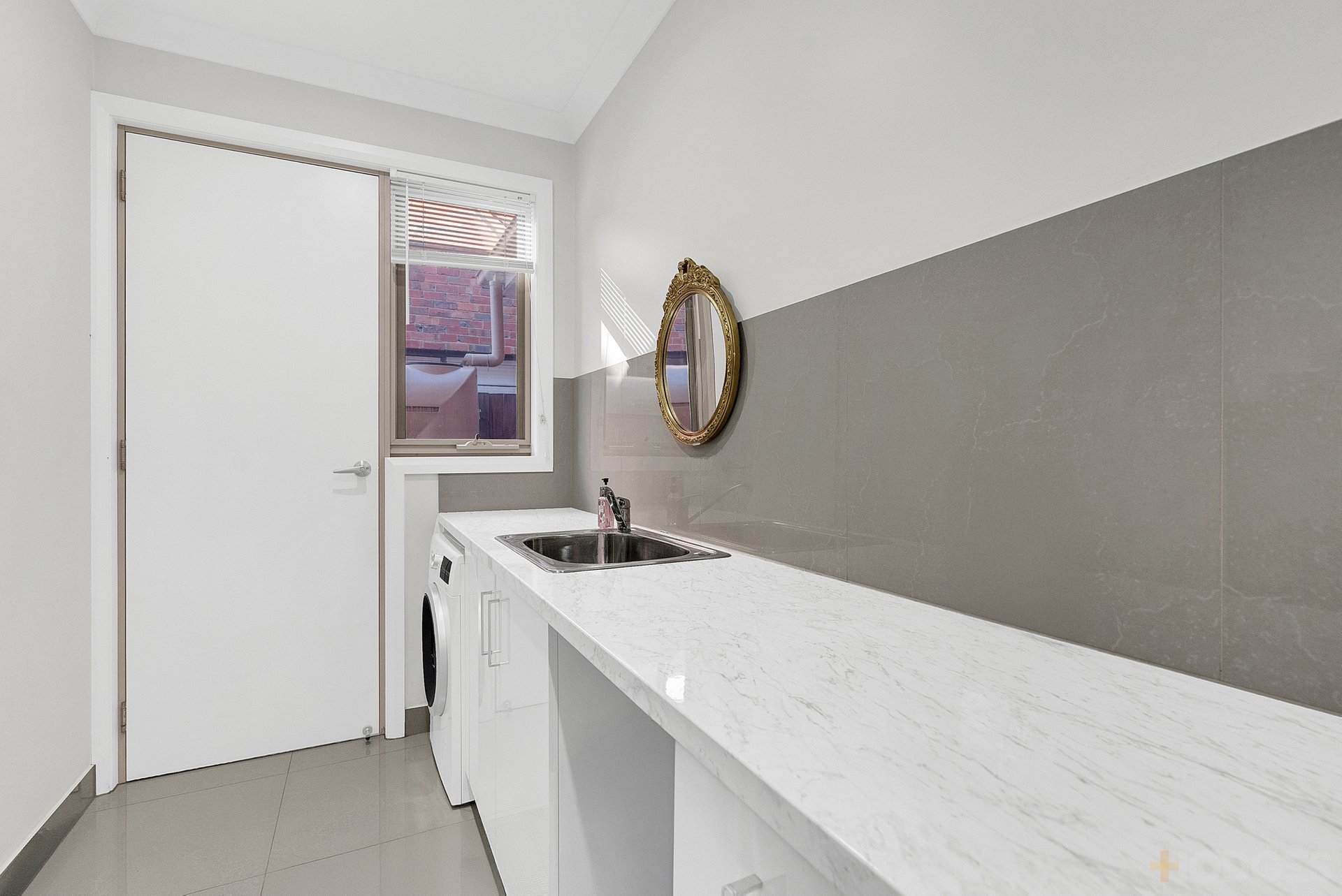 89b Nepean Highway Mentone