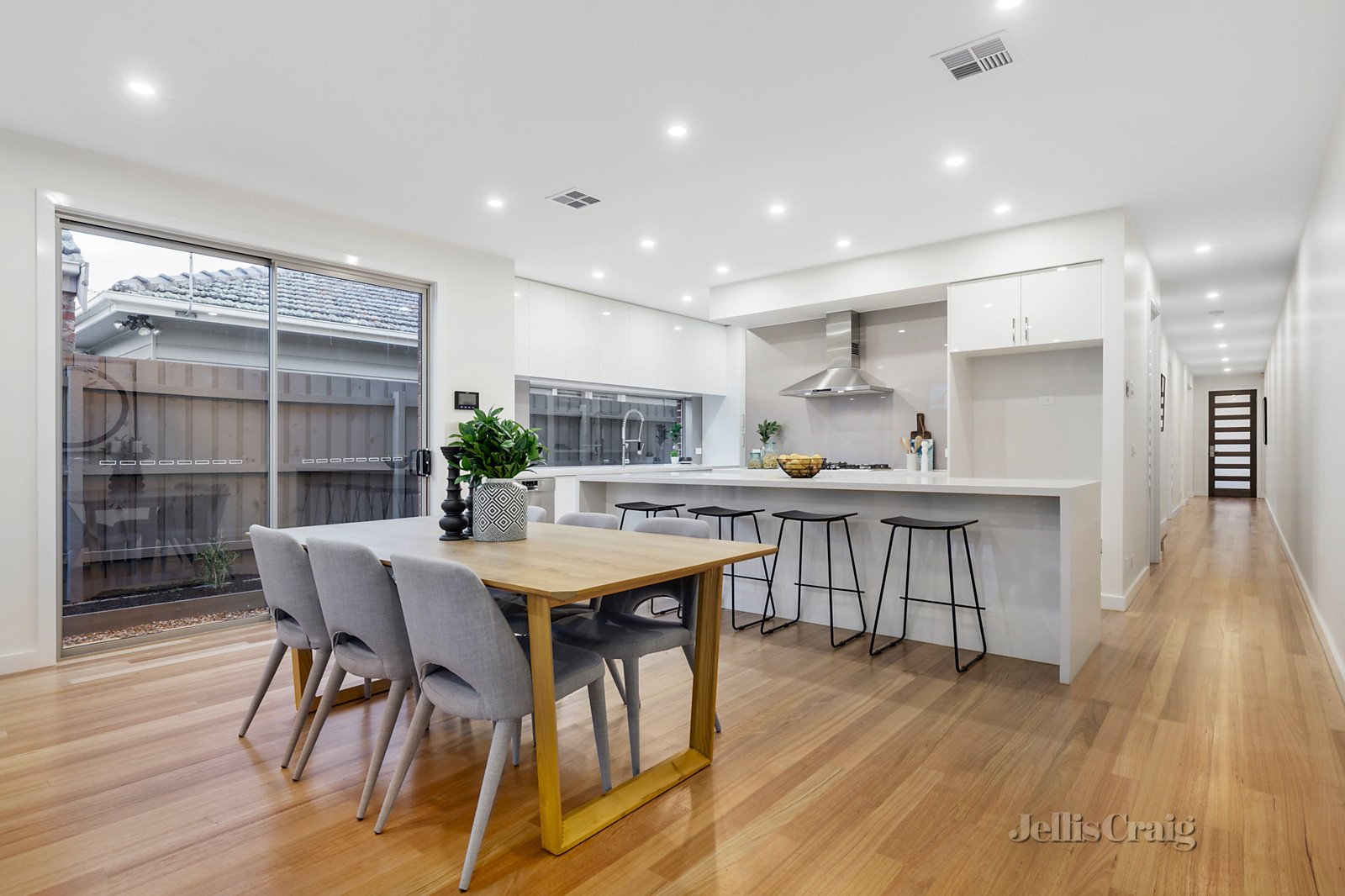 8A Anderson Avenue, Bentleigh East image 3