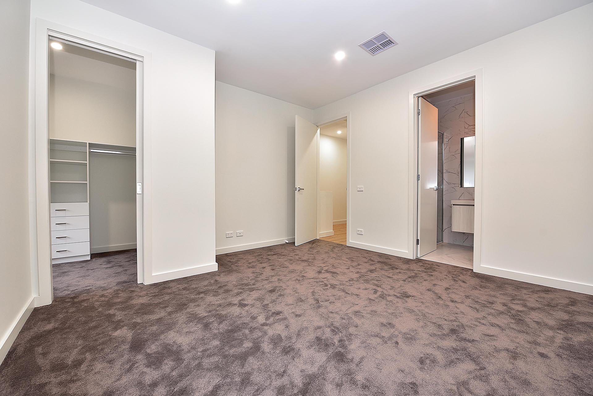 8A Beacon Street, Vermont South image 4