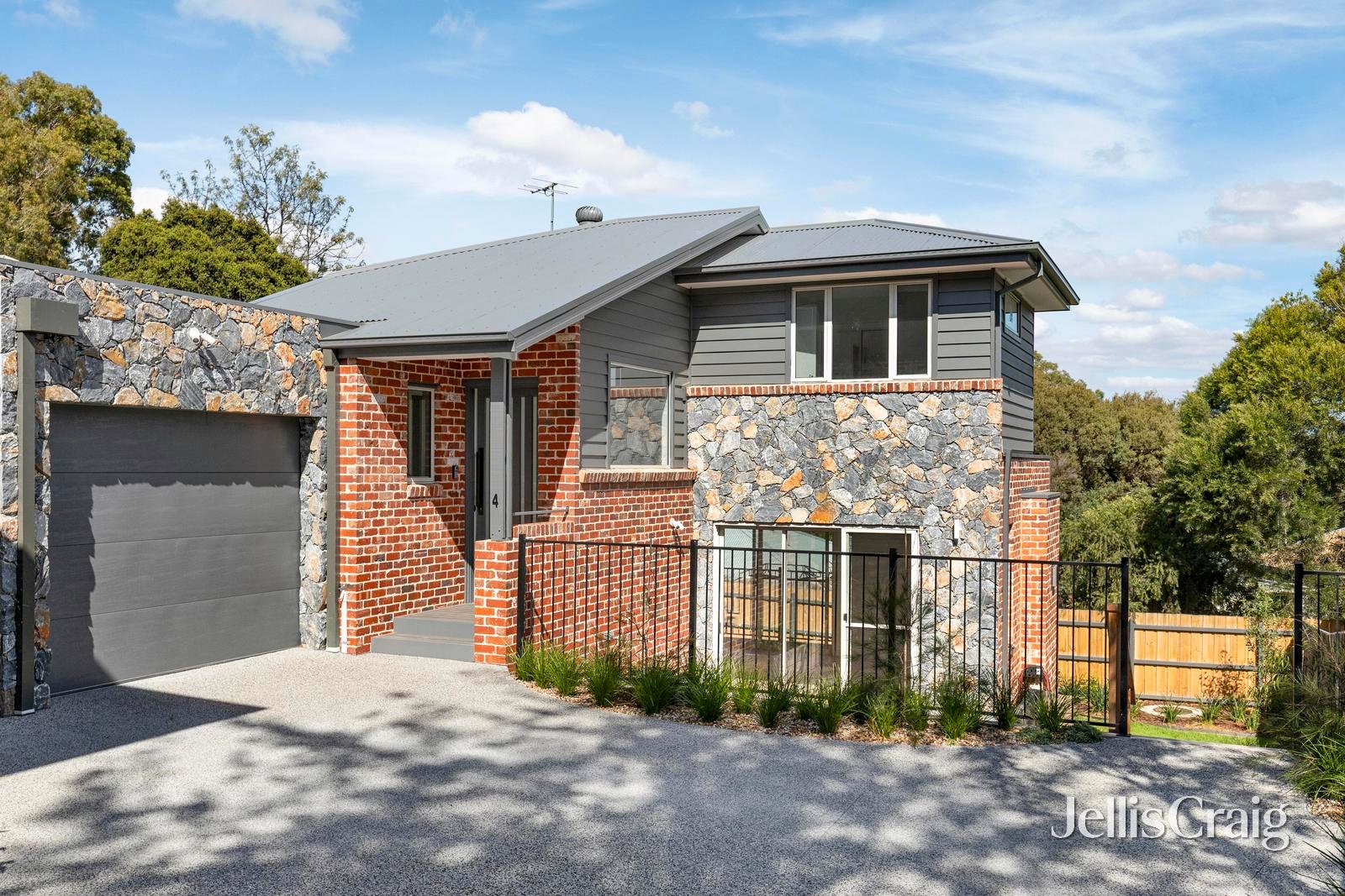 8A Bird Street, Eltham image 1