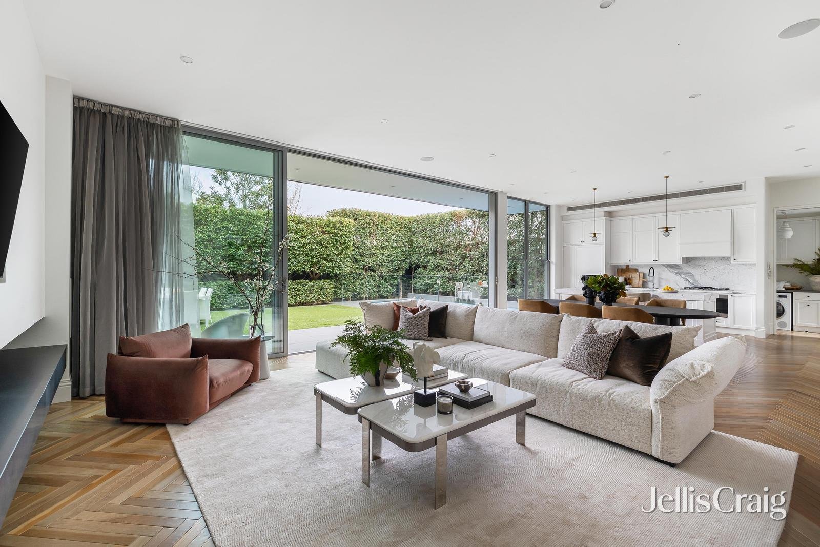 8A Central Park Road, Malvern East image 2