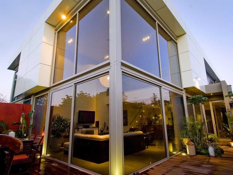 8a Fernery Grove, Newtown image 2