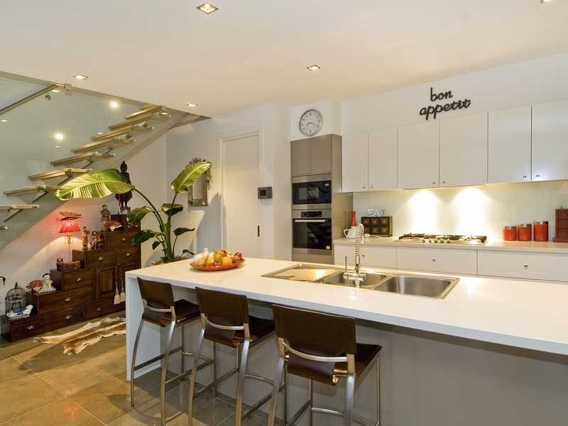 8a Fernery Grove, Newtown image 10