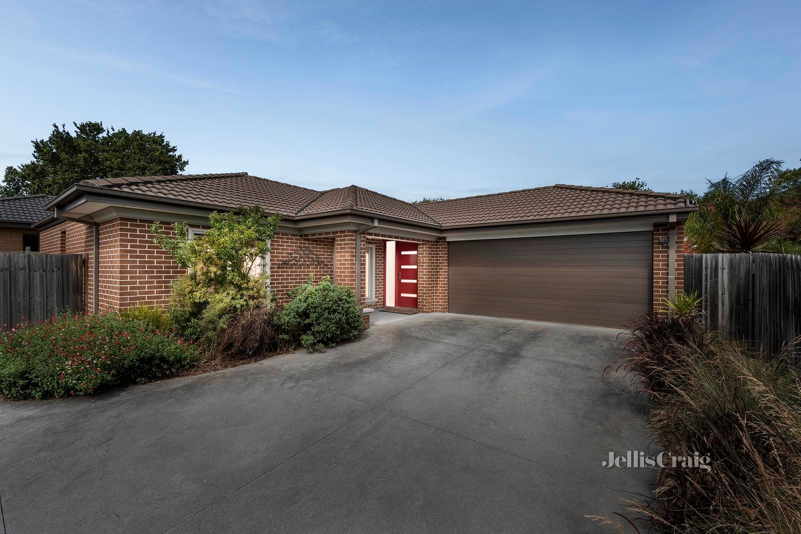 8a Geoffrey Drive, Kilsyth image 1