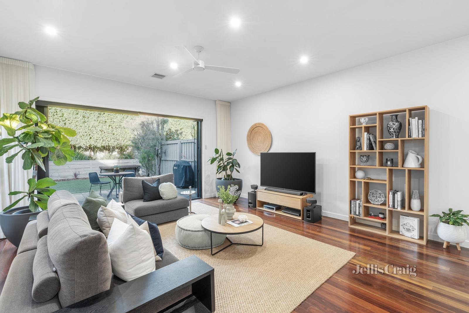 8A Howe Street, Murrumbeena image 3