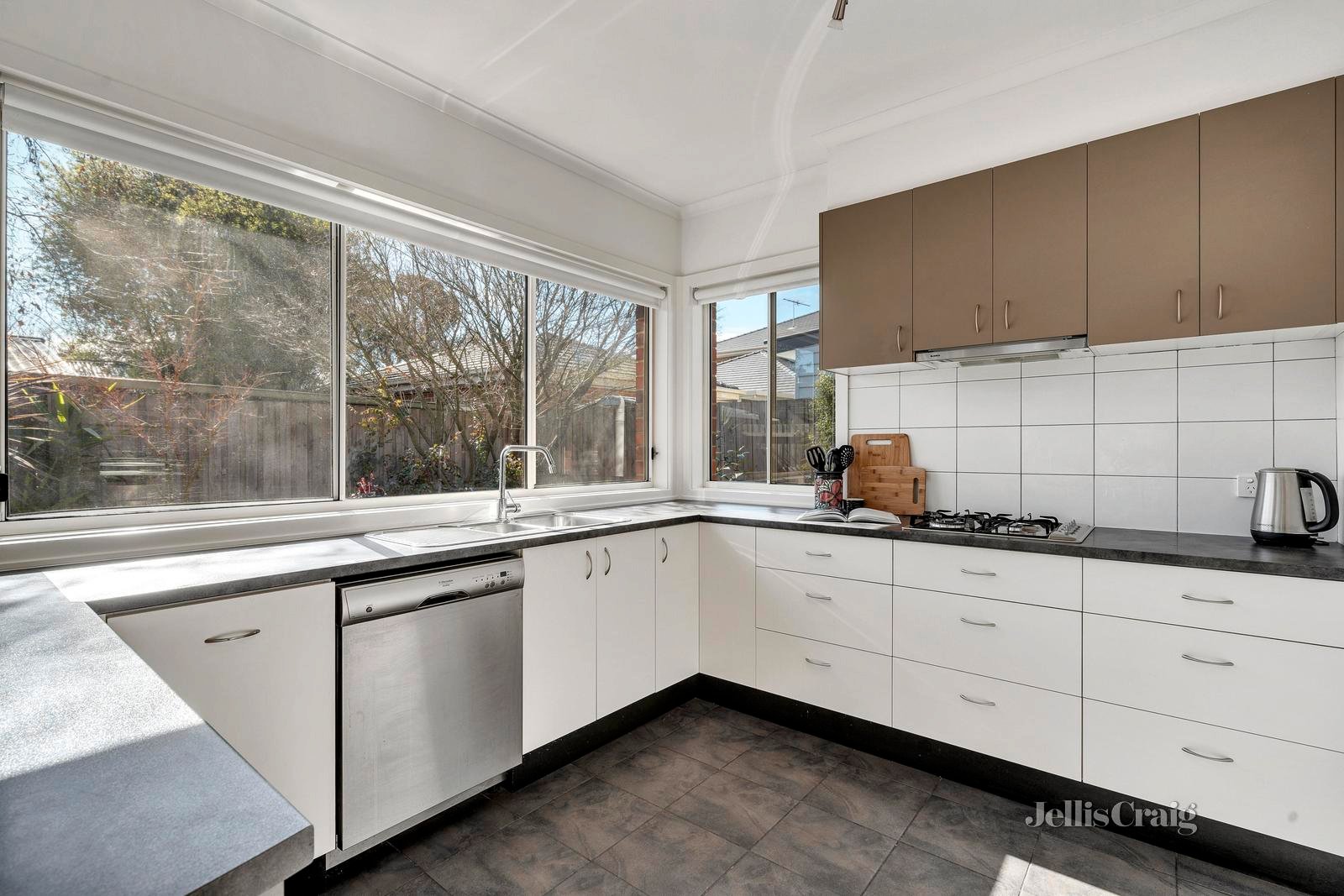 8A Lillian Street, Pascoe Vale image 7