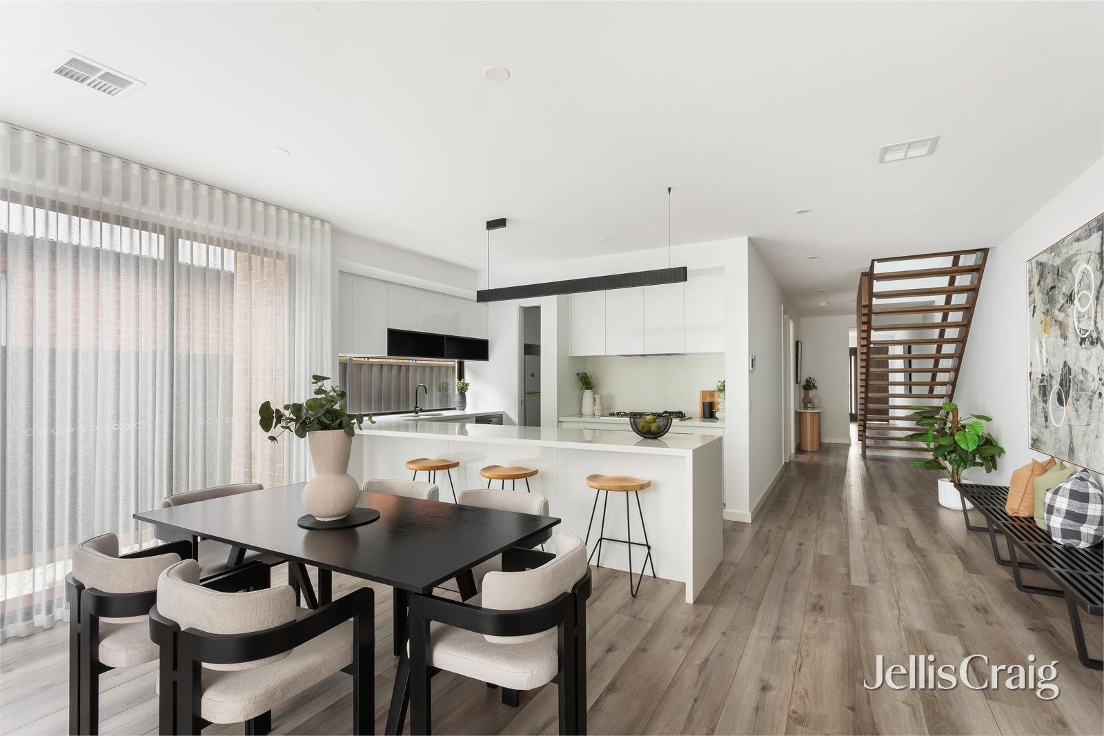 8A Liverpool Street, Bentleigh East image 5