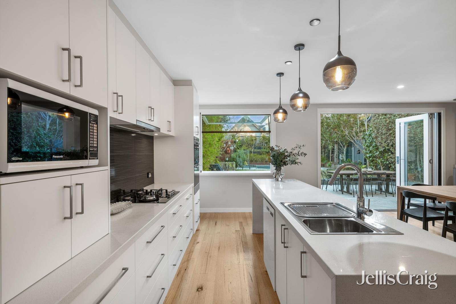 8a Lucas Street, Brighton East image 4