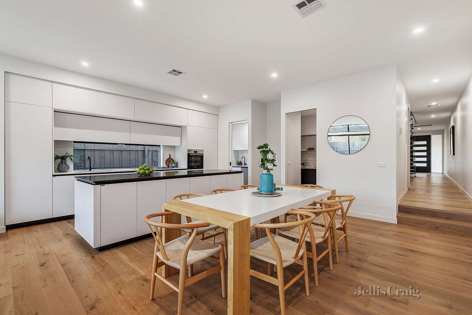 8A Luckins Road, Bentleigh image 2