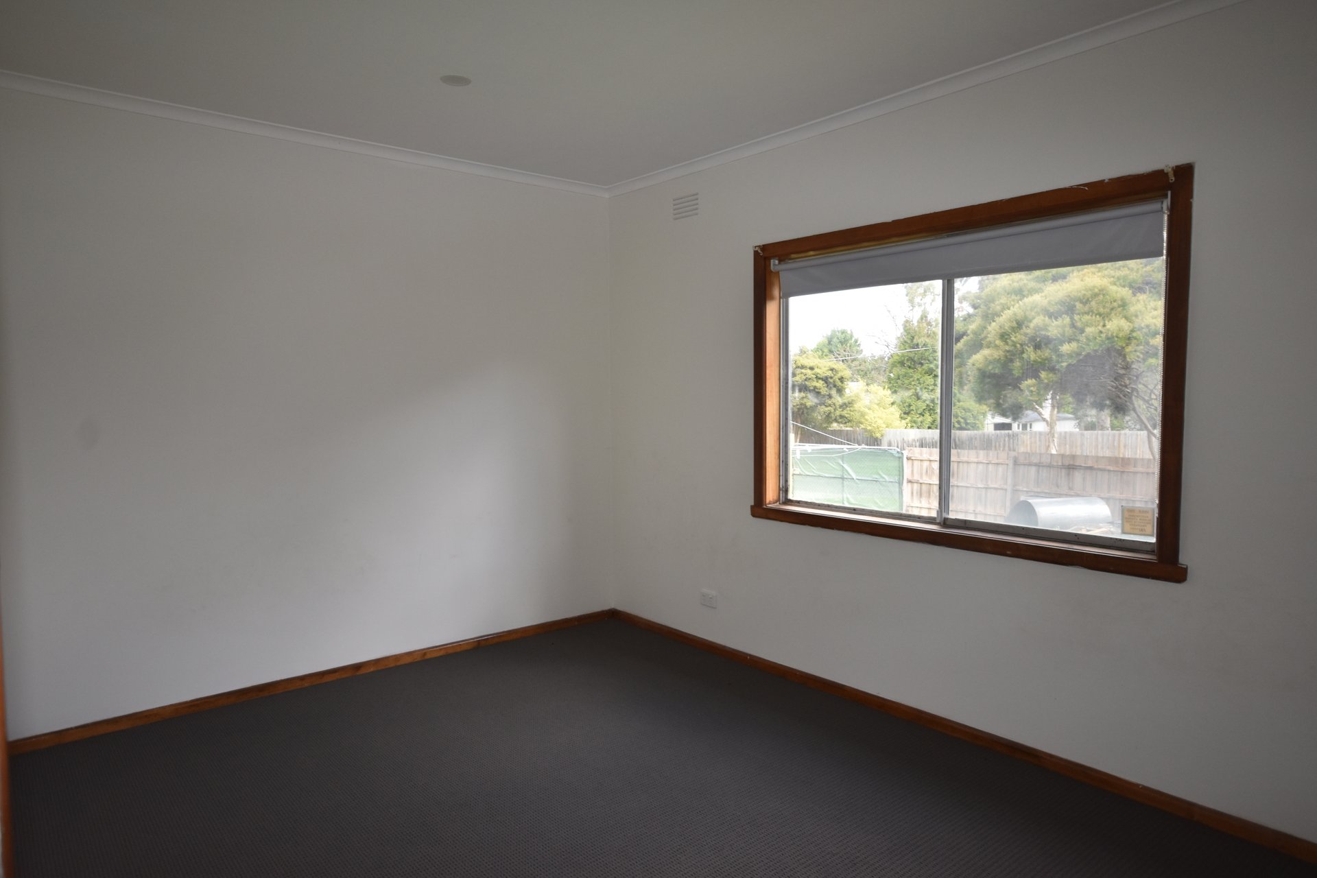 8A Shield Court, Kilsyth image 6