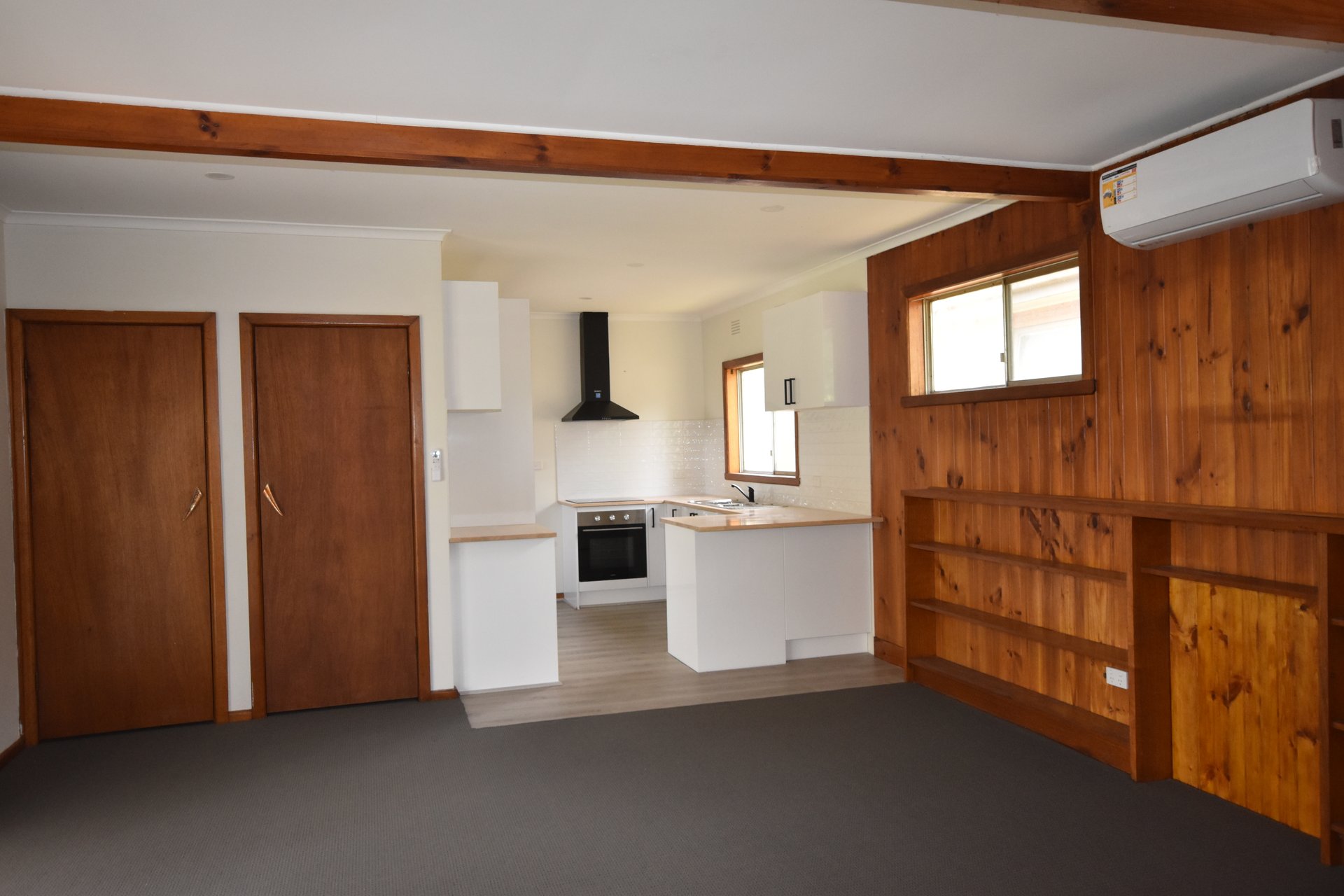 8A Shield Court, Kilsyth image 10