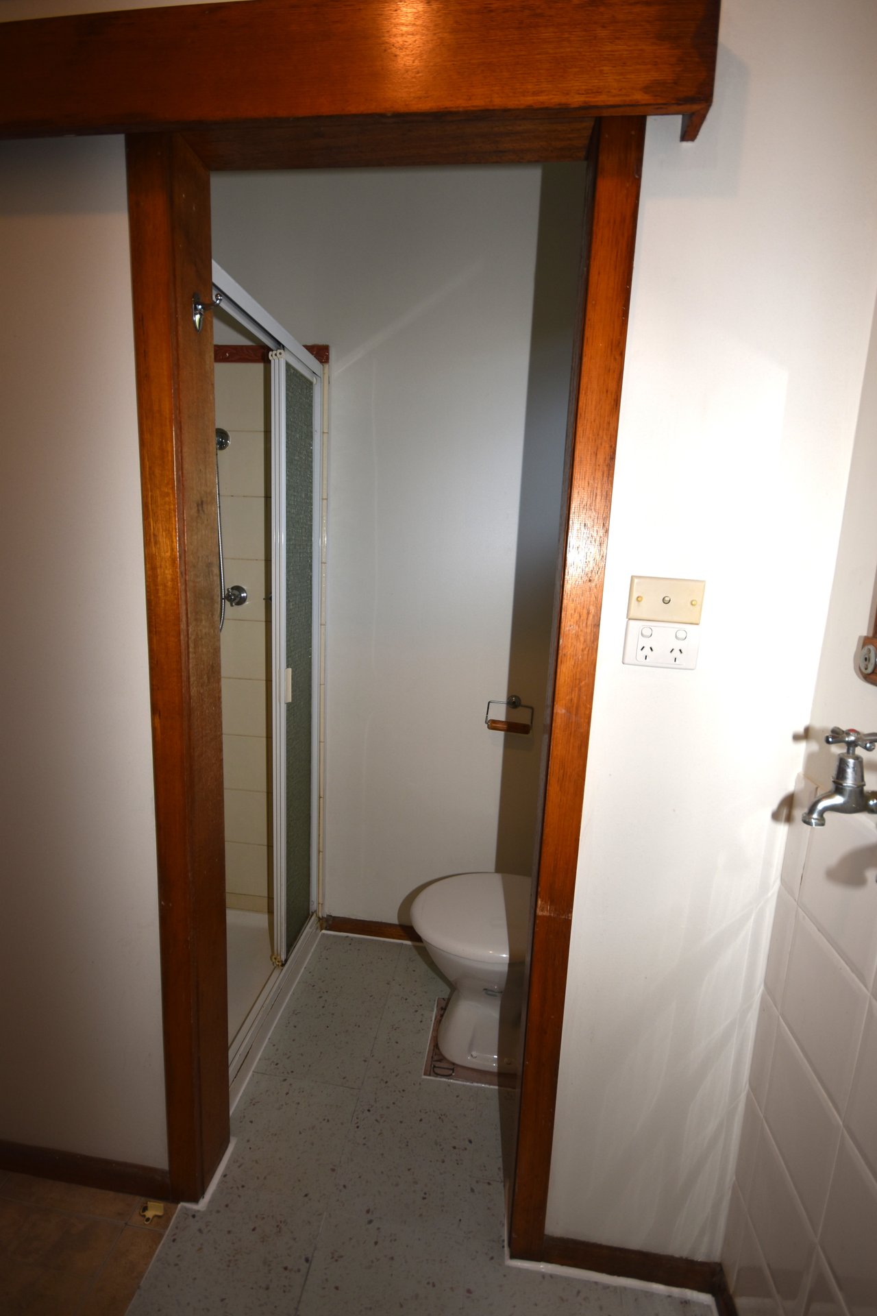 8A Shield Court, Kilsyth image 3